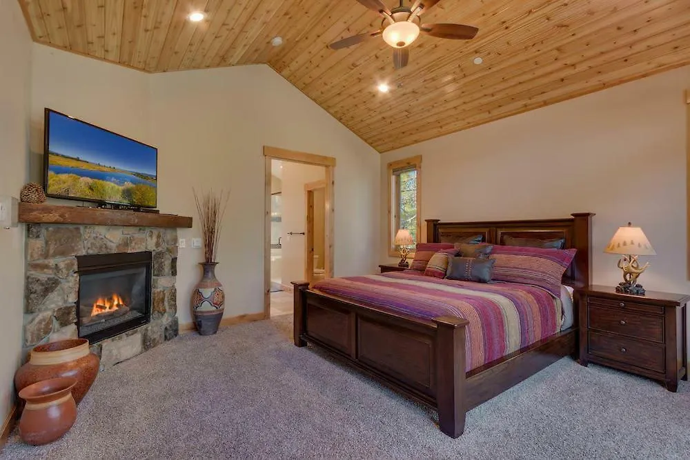 Big Bear Lodge - Six Bedroom Home South Lake Tahoe Holiday home