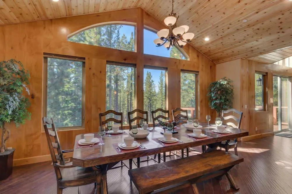 Big Bear Lodge - Six Bedroom Home South Lake Tahoe Holiday home
