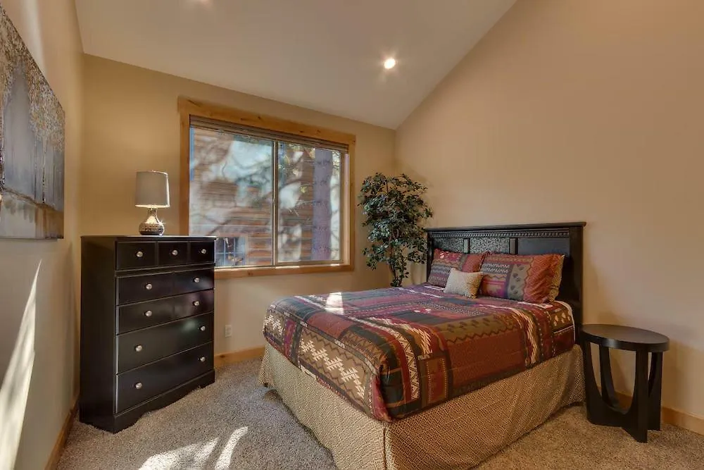 Big Bear Lodge - Six Bedroom Home South Lake Tahoe 0*,